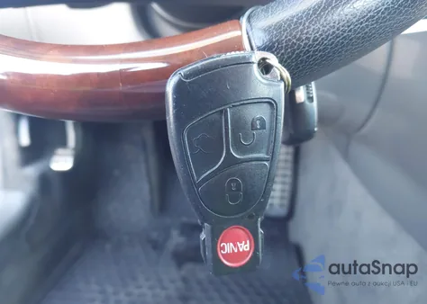 2005 Mercedes-Benz Sl 500 from USA, damaged, VIN WDBSK75F85F096567